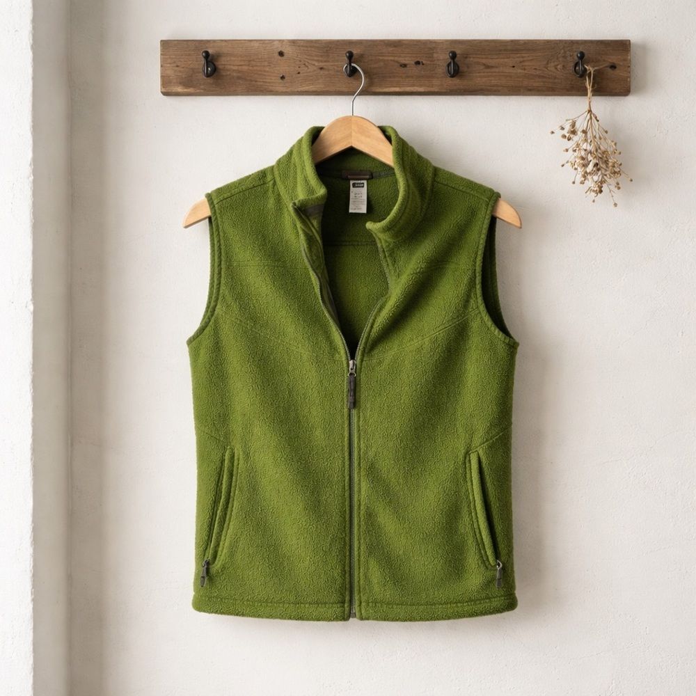 EUC - REI Boys Vest - Size XL